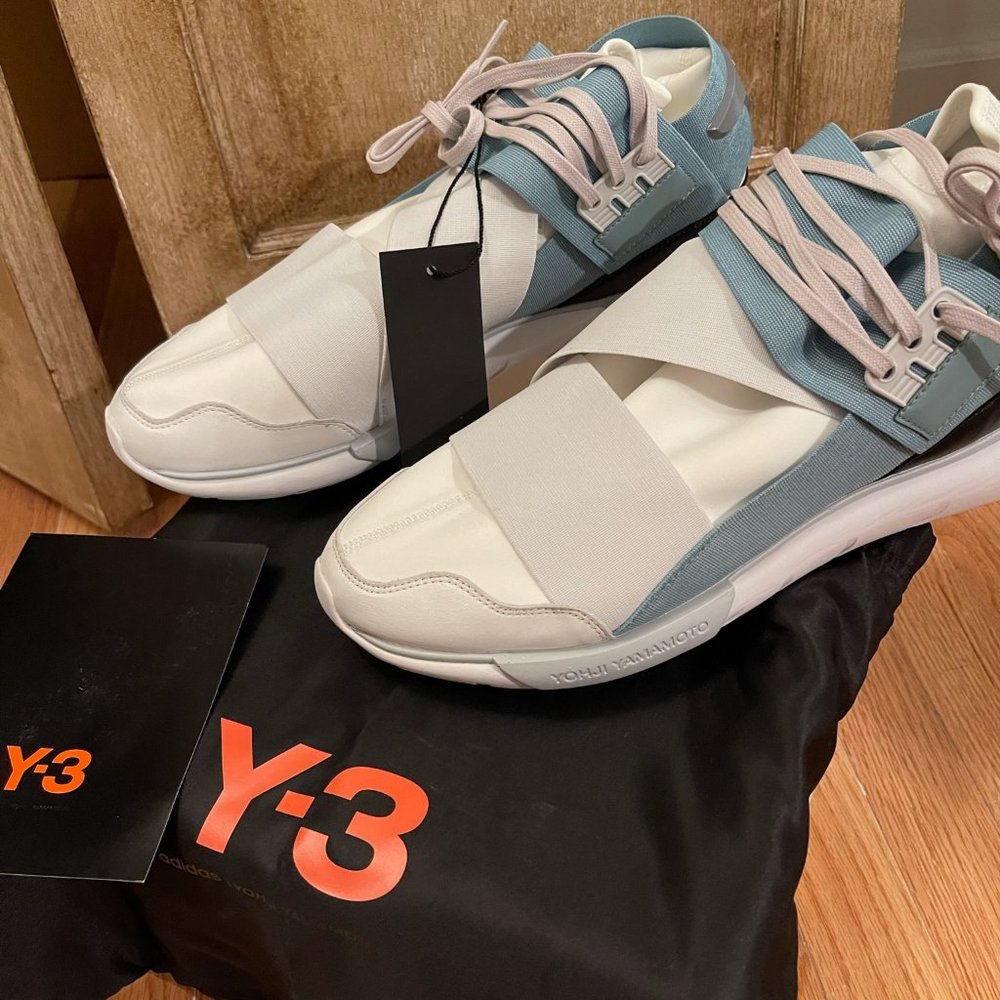 Sneakers NWT